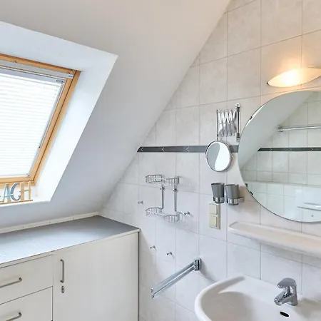 Neptun 10, 4 * دوهنين
